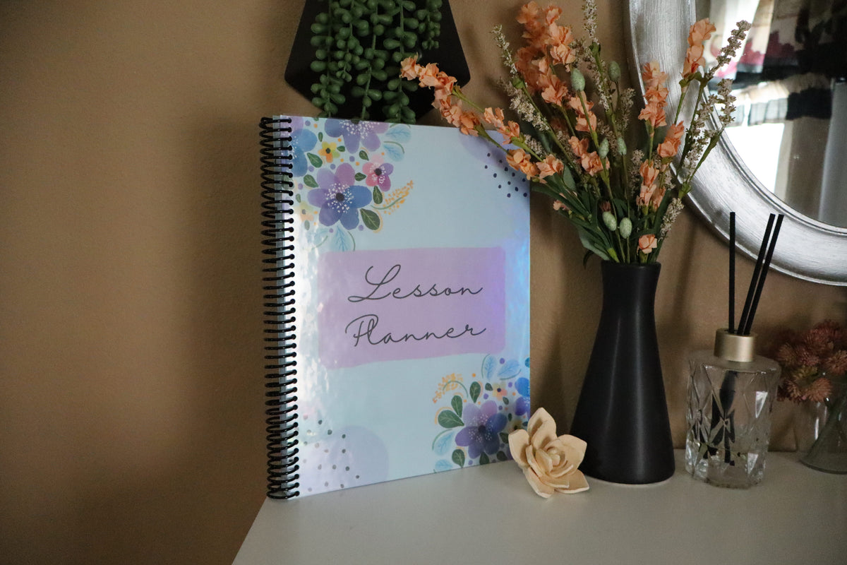 Floral Lesson Planner back cover with floral bouquet design